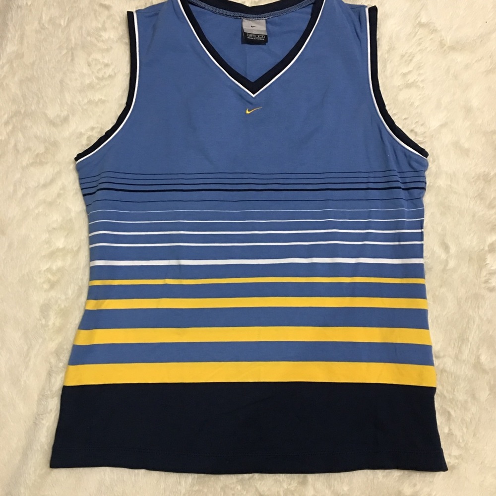 Women’s Nike Golf Top New!